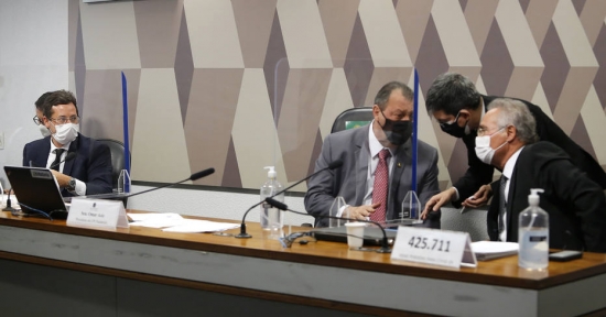 Durante o depoimento de Wanjgarten, senadores discutiram um pedido de prisão contra o ex-secretário por mentir à CPI
