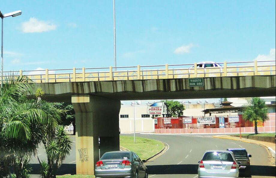 Viaduto Naim Dibo em Campo Grande