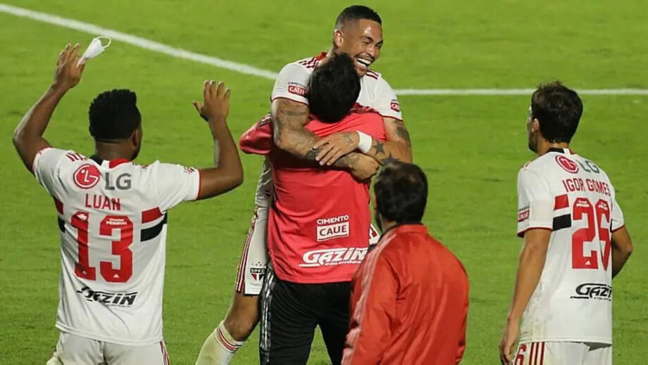 Luciano foi a peça chave para a vitória do time