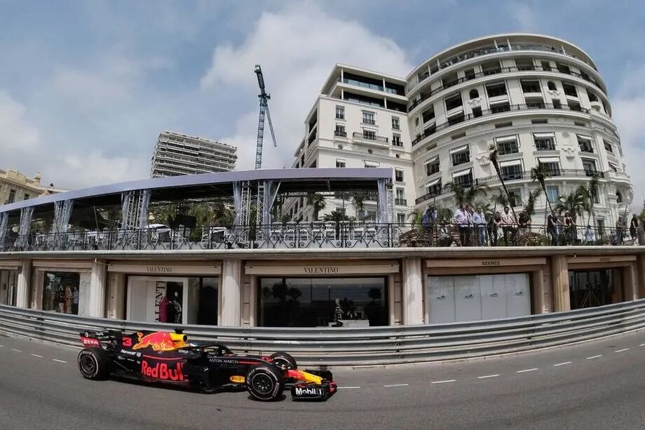 Outro destaque, o francês Pierre Gasly, com a AlphaTauri, finalizou a sessão em quarto com o tempo de 1min12s929
