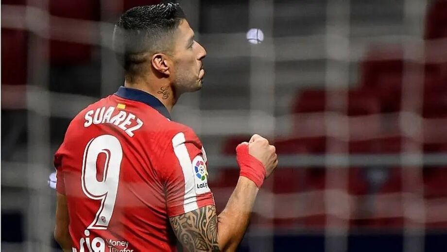 Suárez comemora gol