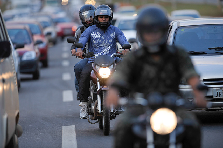 Tráfego com motociclistas.