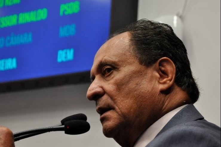 Deputado Zé Teixeira durante atuação parlamentar
