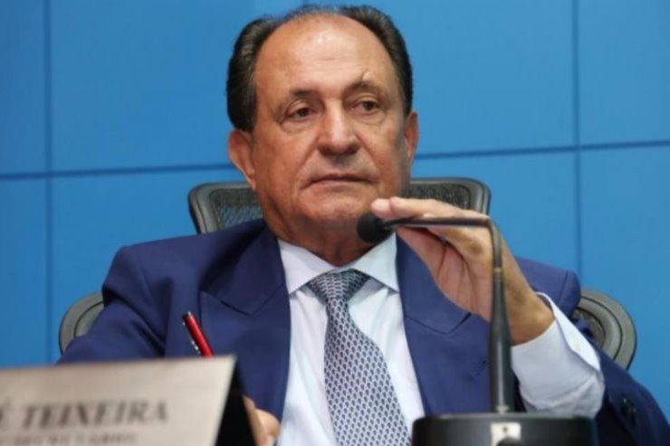 Deputado Zé Teixeira na sessão plenária (Arquivo)