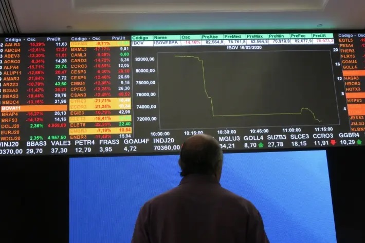 O índice acionário japonês Nikkei saltou 2,32% em Tóquio hoje, a 28.084,47 pontos