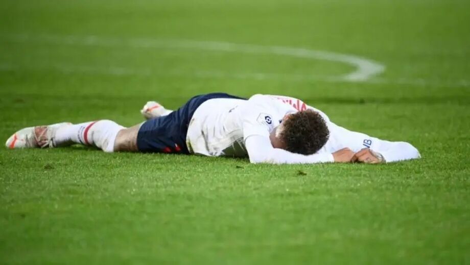 Jogador de futebol Neymar