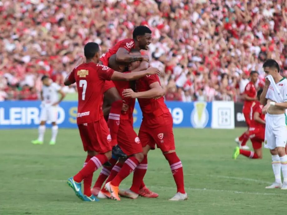 Náutico não corre risco e vence o CSA por 1 a 0 nos Aflitos