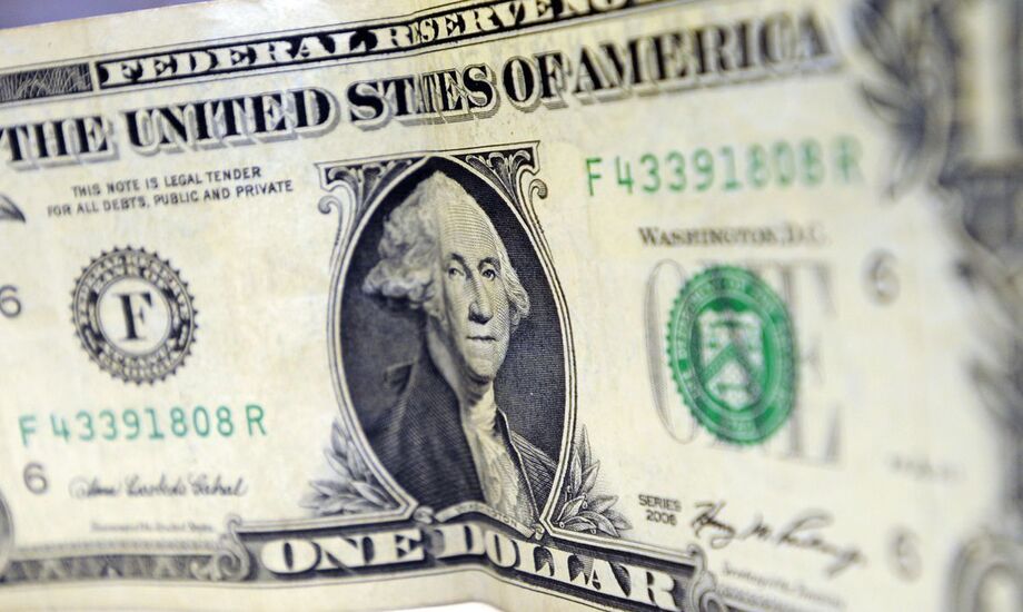 O dólar com liquidação em 1º de julho, cedia 1,43% às 17h42, em R$ 5,0230