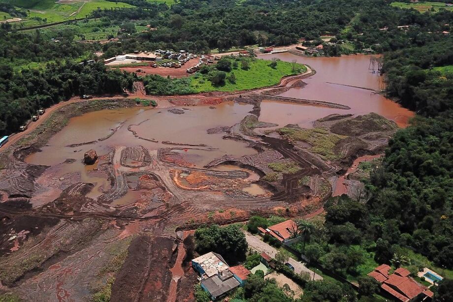 Barragem em Brumadinho se rompeu em 25 de janeiro de 2019 e matou 272 pessoas