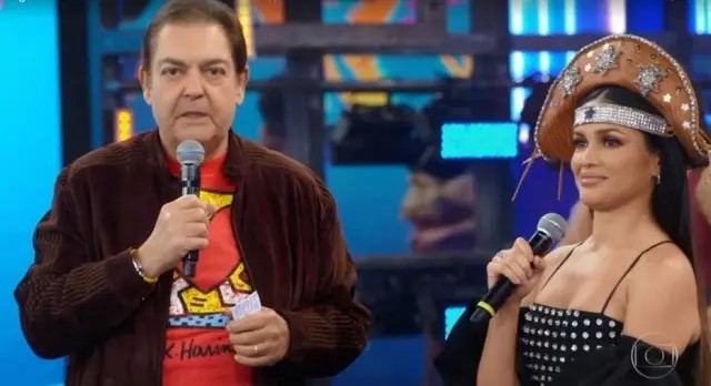 Fausto Silva recebe a vencedora do 'BBB 21', Juliette Freire