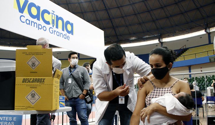 Covid-19: Vacinação de gestantes e puérperas sem comorbidades é suspensa