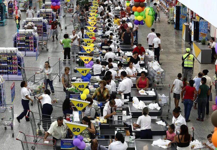 Confiança de serviços sobe 6,4 pontos em maio ante abril, a 88,1 pontos, diz FGV