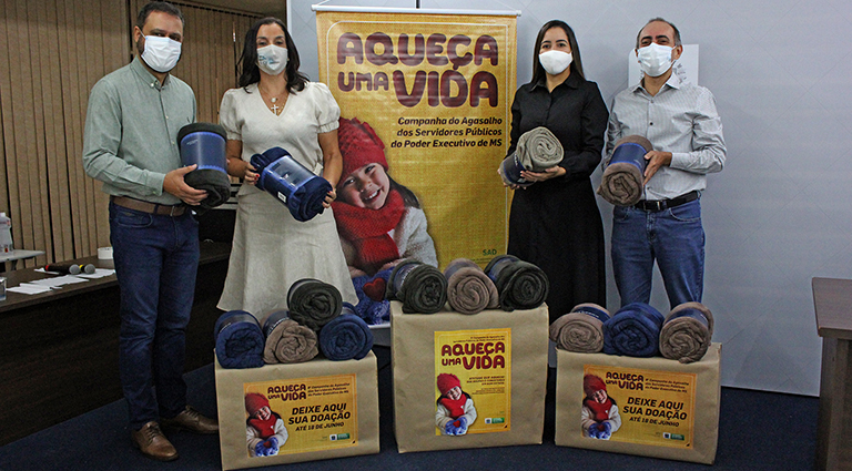 Secretário-adjunto Flávio César (Segov), primeira-dama Fátima Azambuja, secretária Ana Carolina Nardes (Sad) e o adjunto, Édio Viegas