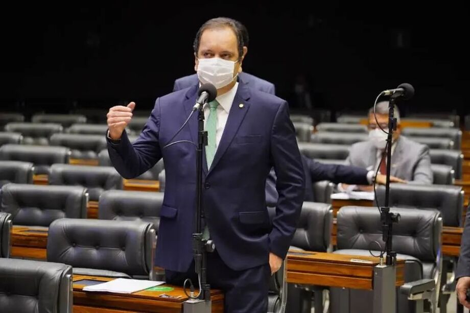 O texto segue agora para análise do Senado e precisa ser aprovado até 22 de junho, ou perderá a validade