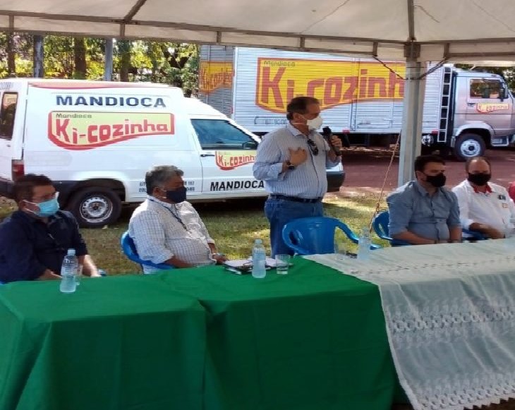 Atualmente o produtor cultiva aproximadamente 15 ha e outros 15 ha em parceria com outros produtores da região