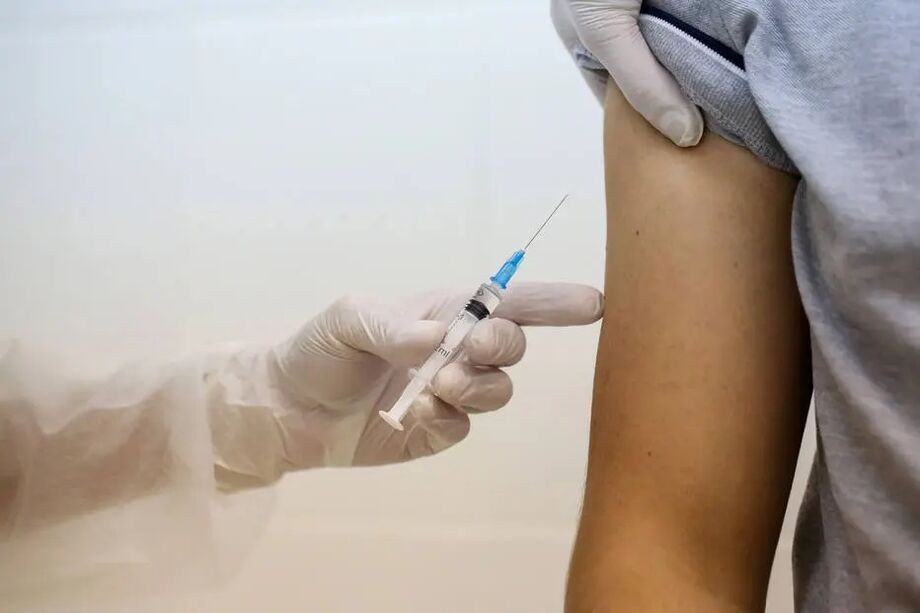 Sanofi diz que vacina contra covid teve resultados positivos em estudos de fase 2