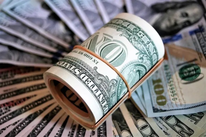 Mas analistas apostam que as taxas deverão orbitar a estabilidade nesta manhã