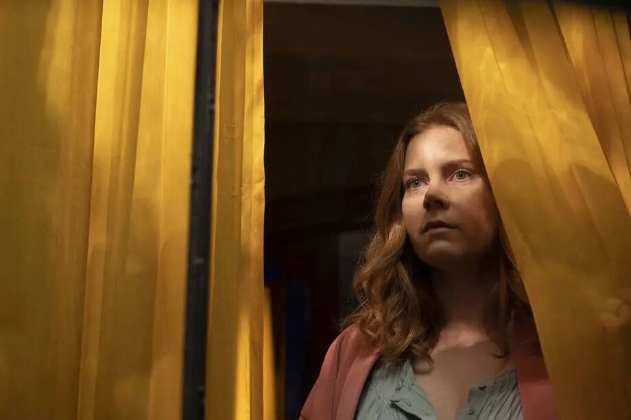 Amy Adams em cena do filme 'A Mulher na Janela', de Joe Wright