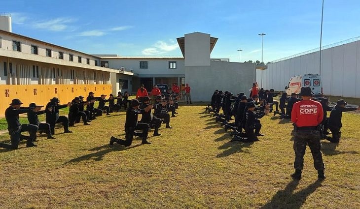O corpo docente do curso envolve nove servidores da Agepen, integrantes do COPE e outros