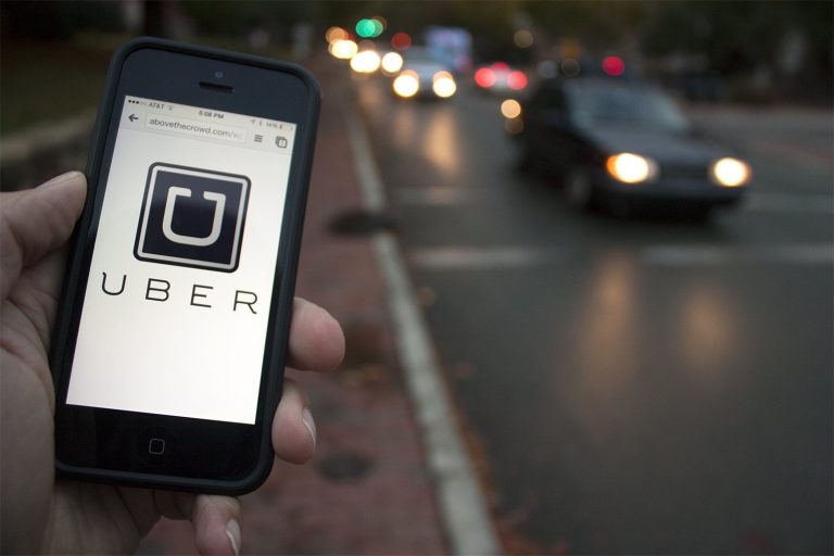 Parceria da Prefeitura com a Uber garante desconto em viagens para vacinação contra Covid-19