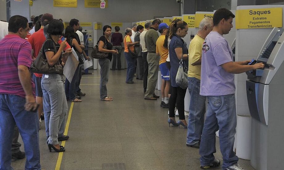 O comparativo anual demonstra variação para maior de 18,43% em relação ao pacote Padronizado III e de 6,68% no Pacote Padronizado I