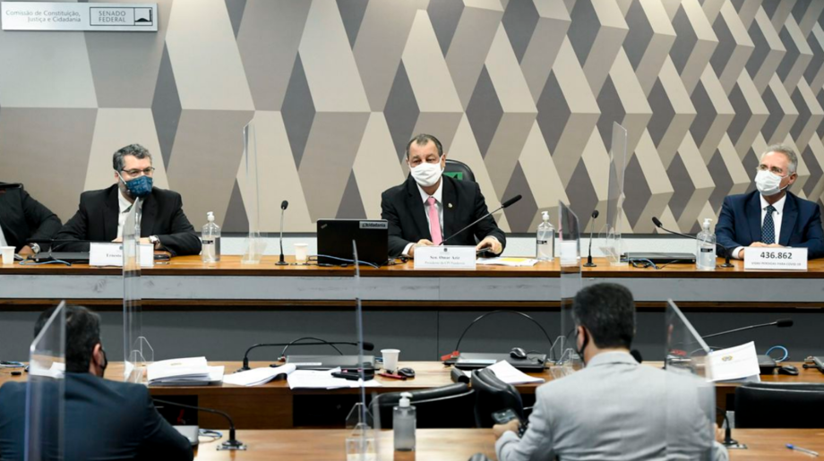 Ernesto Araújo diz à CPI da Pandemia que não houve atritos com a China