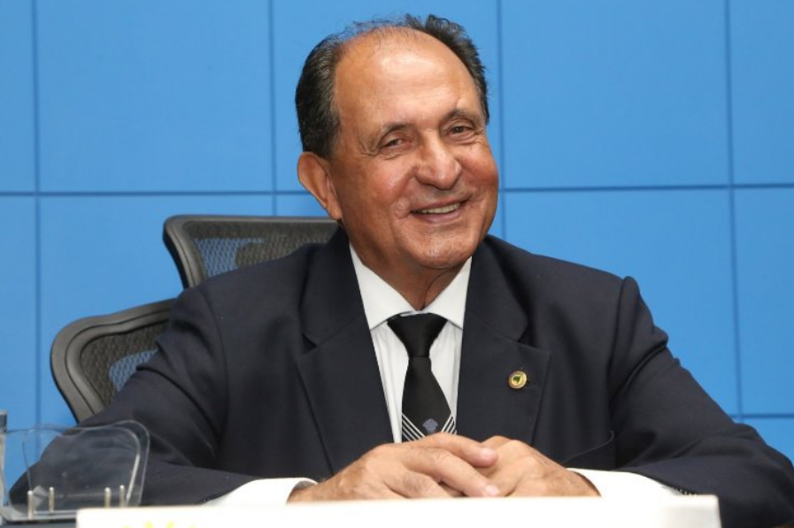 Deputado Zé Teixeira durante atuação parlamentar (Arquivo)