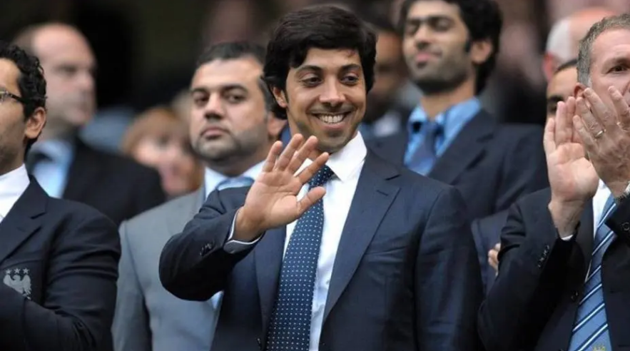 Xeique Mansour bin Zayed Al-Nahyan, dono do Manchester City, vai pagar a viagem de avião dos torcedores que forem assistir à final da Liga dos Campeões