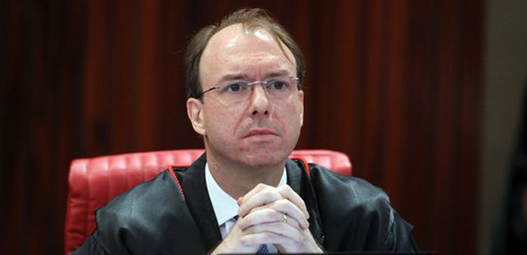 O advogado e professor de Direito Carlos Horbach