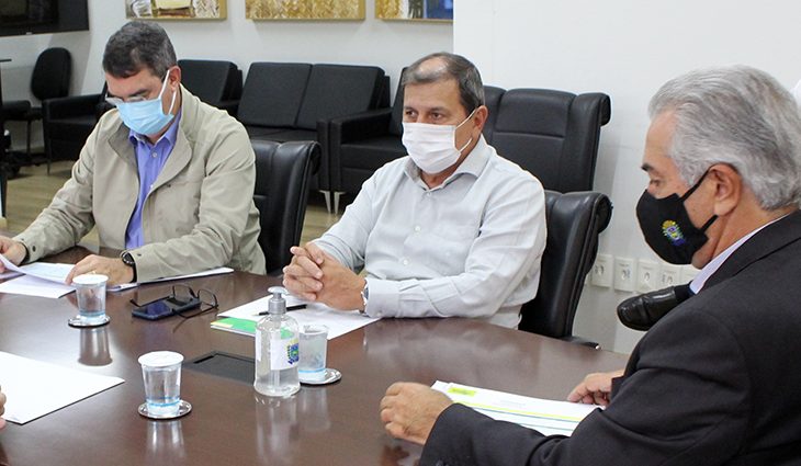 Eduardo, Sergio e Reinado em reunião