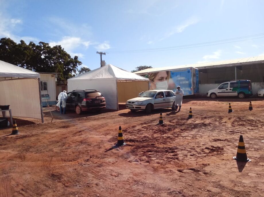 Drive-thru de testagem para a covid-19 no município de Caarapó