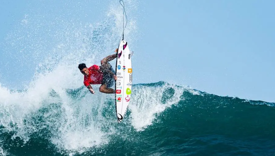Gabriel Medina em ação no Isa Games em El Salvador