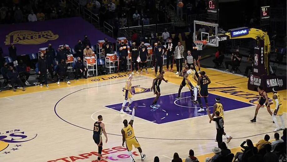 Arremesso decisivo de LeBron James diante do Golden State Warriors