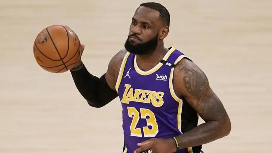 LeBron James revelou após a vitória contra o New Orleans Pelicans, no último domingo, que Stephen Curry é o MVP da temporada F