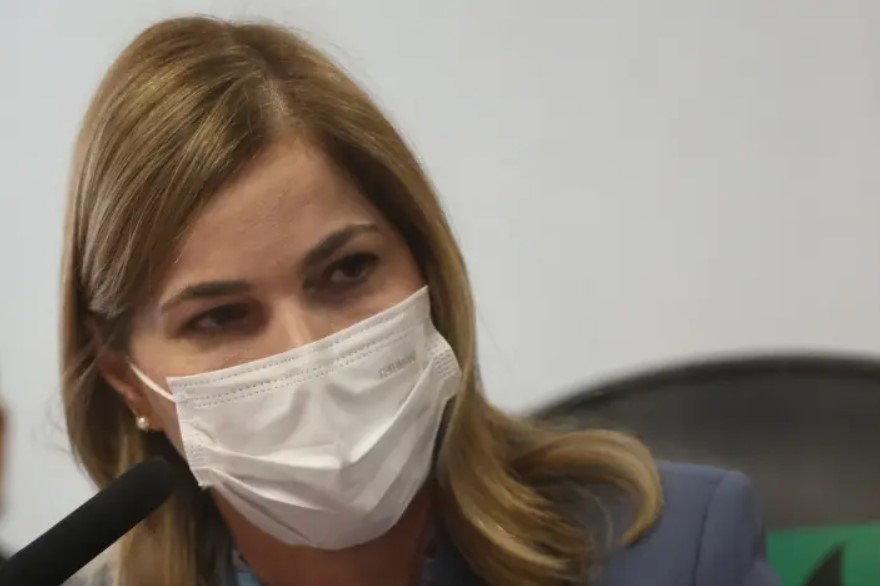 Mayra Pinheiro durante depoimento na CPI da Covid