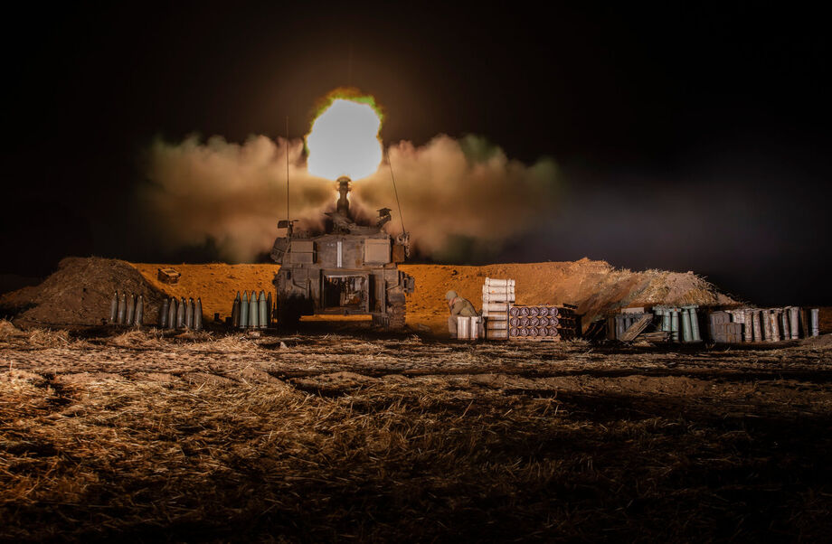 Artilharia israelense dispara perto da fronteira com a Faixa de Gaza