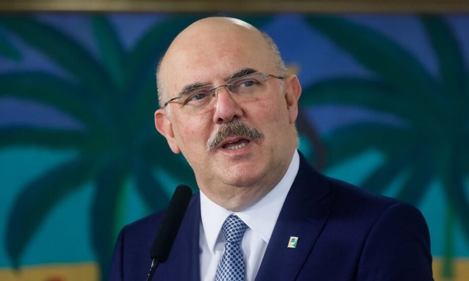 Milton Ribeiro, ministro da Educação, afirmou que jovens homossexuais são frutos de 'famílias desajustadas'