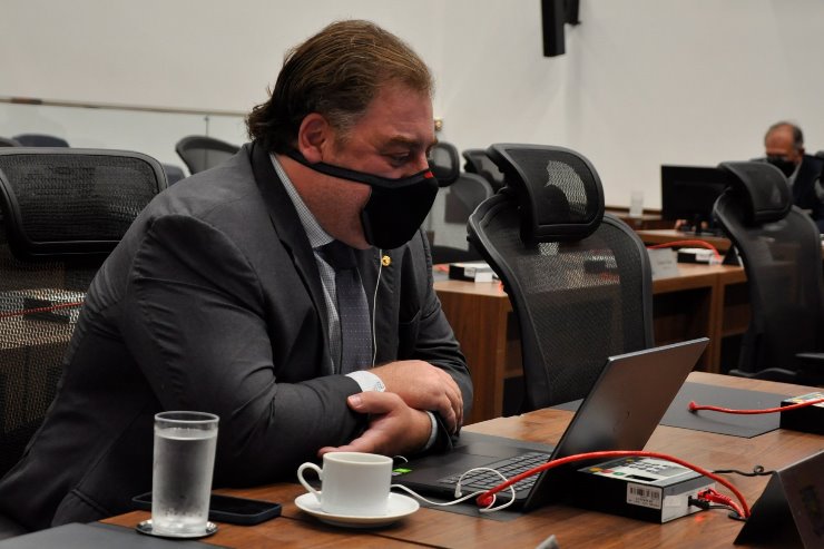 O deputado Neno Razuk