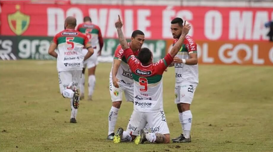 Brusque bate a Ponte Preta na estreia da Série B
