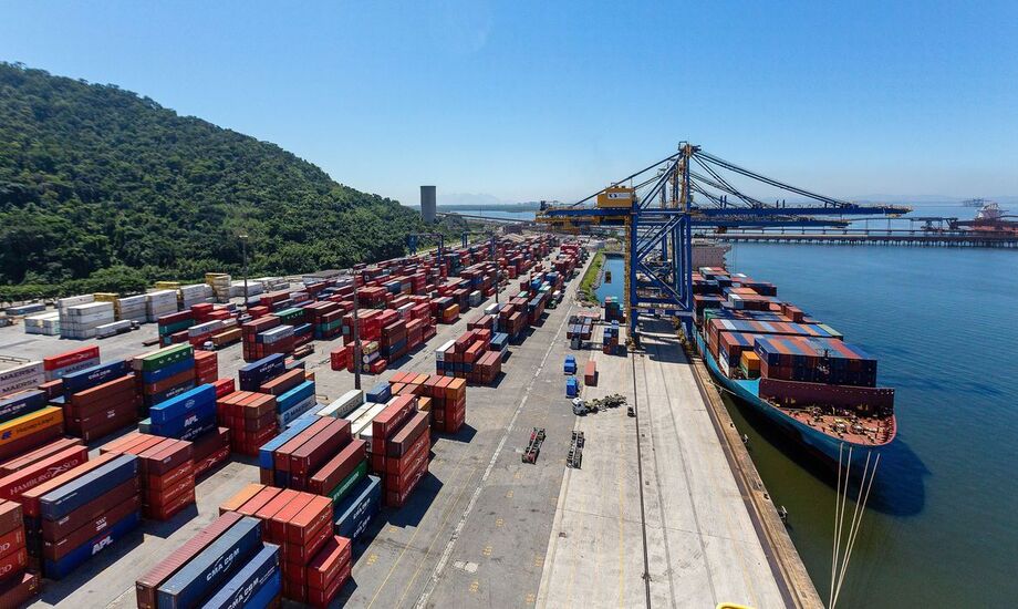 Ambos os países preveem a hipótese de cancelamento unilateral.