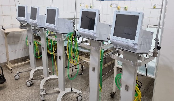O município de Dourados possui, atualmente, 55 leitos de UTI (Unidade de Terapia Intensiva) para tratamento de pacientes graves de Covid-19