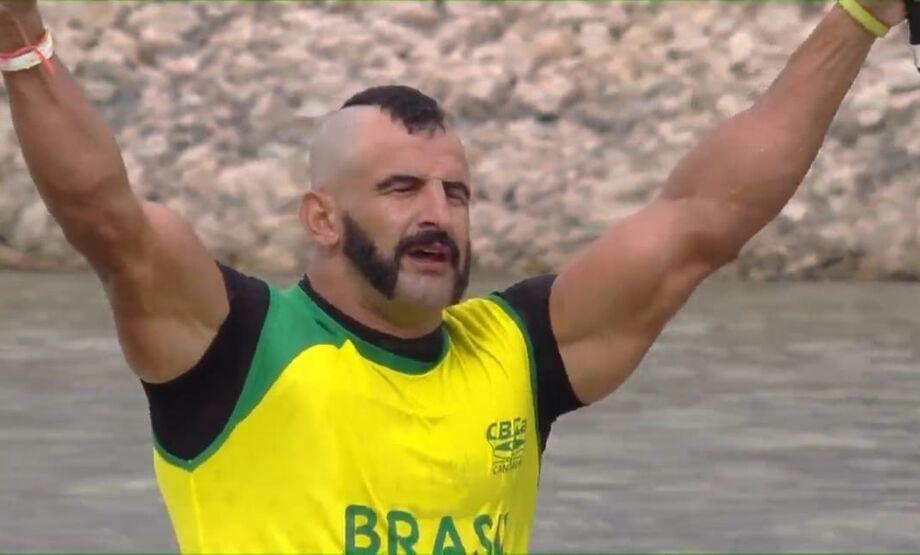 Conhecido como Cowboy de Aço, Fernando Rufino de Paulo, conquistou na manhã de ontem (14) a primeira medalha na etapa de Szeged, na Hungria, da Copa do Mundo de Canoagem Velocidade e Paracanoagem
