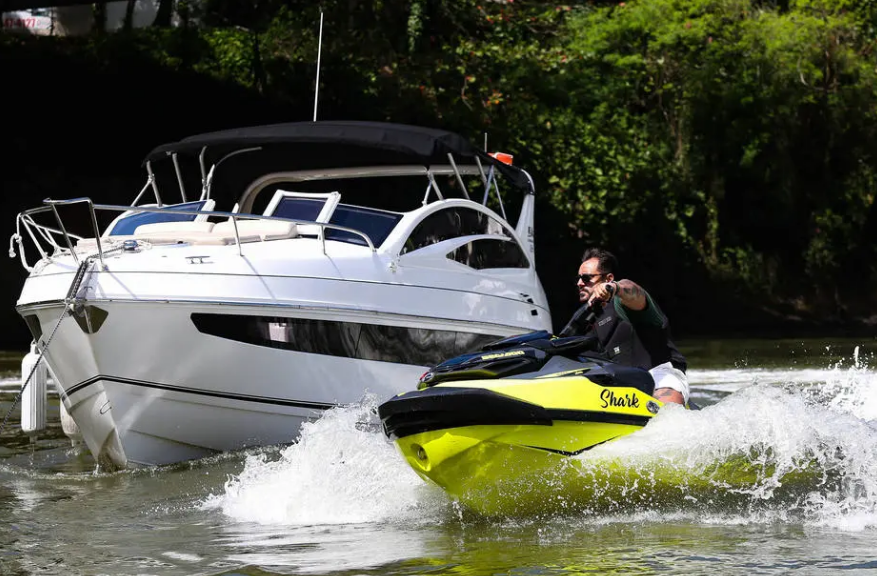Diego de Sá comprou 10% de uma lancha e um jet-ski: agendamento de uso é feito por um aplicativo