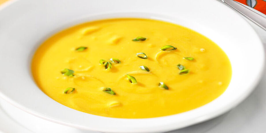 Outra dica na hora de escolher entre caldos ou sopas com consistência mais cremosa é estar atento aos ingredientes que ajudam a engrossar a receita