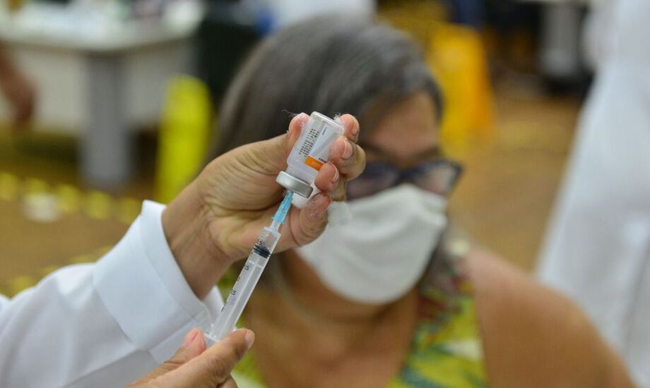Rio de Janeiro inicia vacinação geral por idade