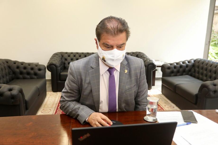 O senador Nelsinho Trad