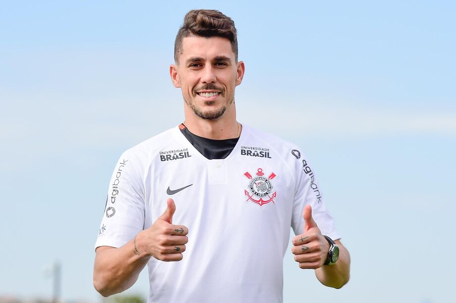 O lateral-esquerdo Danilo Avelar, do Corinthians