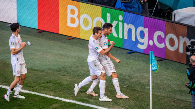 Espanha sofre, mas bate Croácia na prorrogação e vai às quartas na Eurocopa