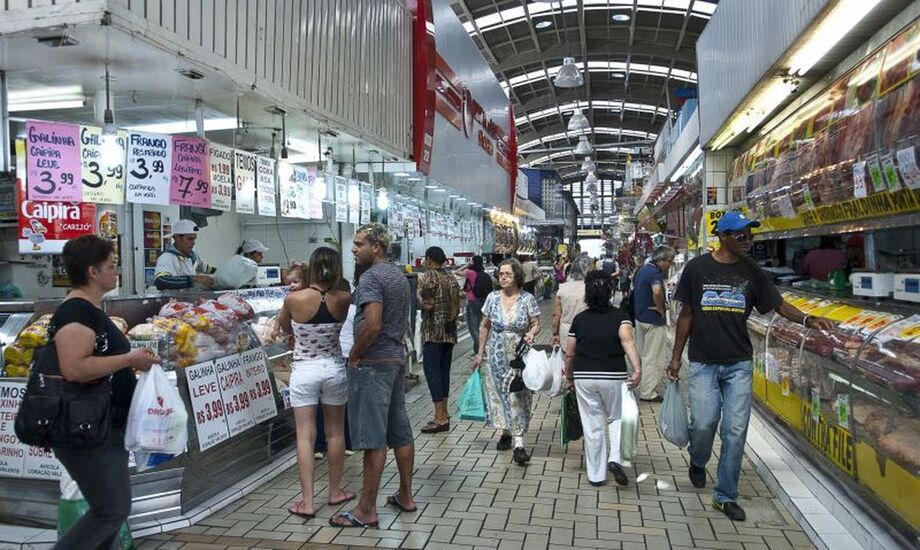 Confiança do consumidor atinge maior índice desde novembro de 2020