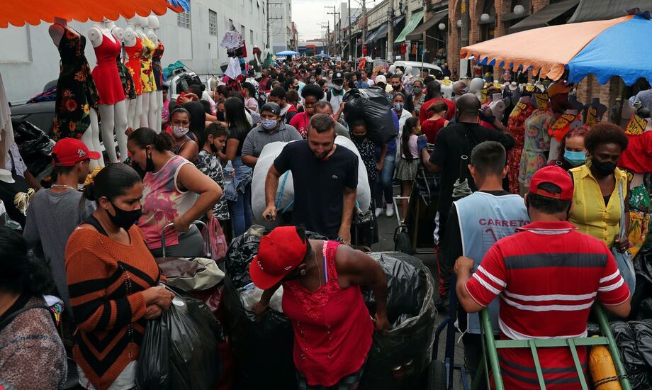 Impactos mais fortes na diminuição de renda e bem-estar foram sentidos pela parcela mais pobre da população